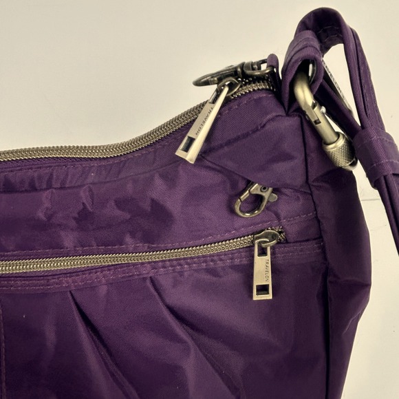 Travelon anti-theft hobo bag in a violet purple colour - Picture 3 of 9